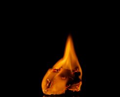ダイヤモンドは燃える！燃える温度は？なぜ燃えるの？