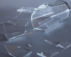 指輪の石が取れた時は接着剤でくっつけてOKか？指輪の石の取り扱いについて